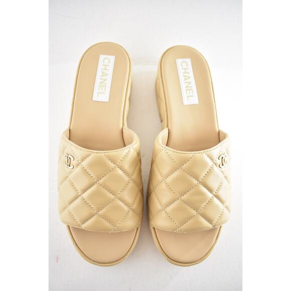 Chanel 23C Beige Lambskin Leather Quilted CC Logo Platform Slide Sandal Flat 42 - Picture 7 of 13